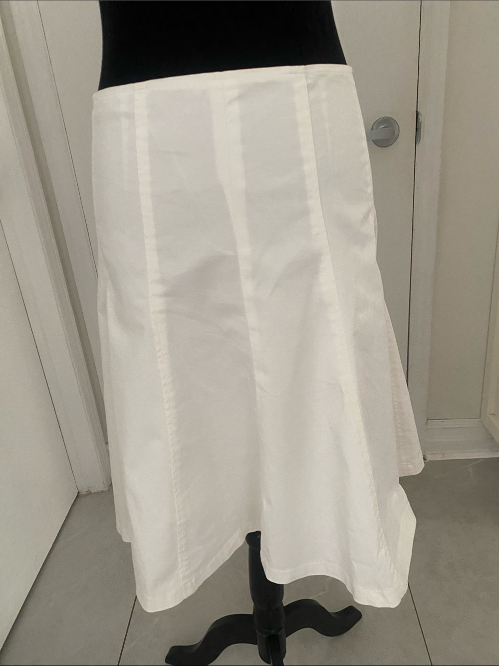 Cotton White A-Line fully lined Skirt size zipper Size 6